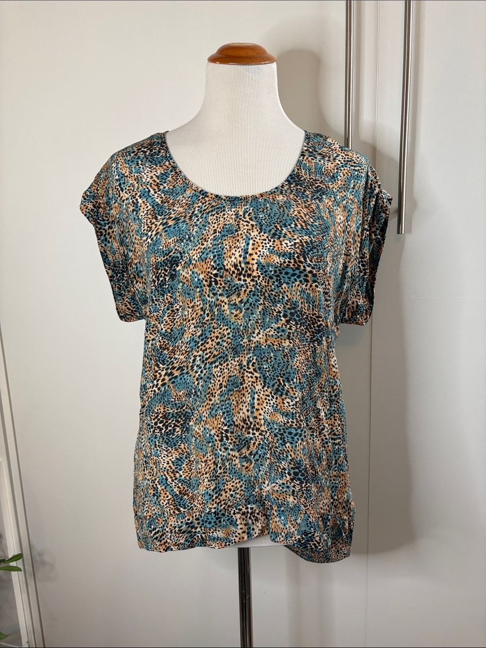 BDG 100% Silk Blue Abstract Cheetah Print Blouse M